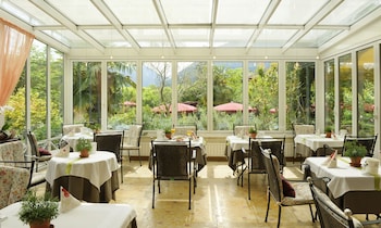 gartenresidence zea curtis