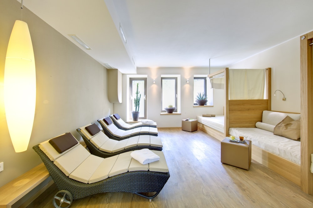 gartenresidence zea curtis