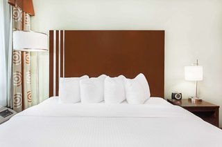 Ramada By Wyndham Carlyle,Estevan>>Carlyle,2 star