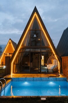 triangle life suit