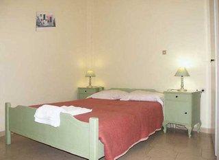 leonidas hotel and apartments