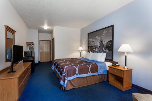 Super 8 By Wyndham Cobleskill Ny,Cobleskill>>Cherry Valley,3 star