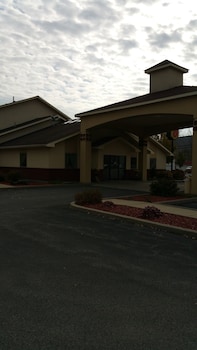 super 8 by wyndham cobleskill ny