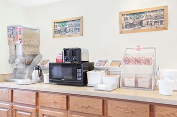 super 8 by wyndham cobleskill ny