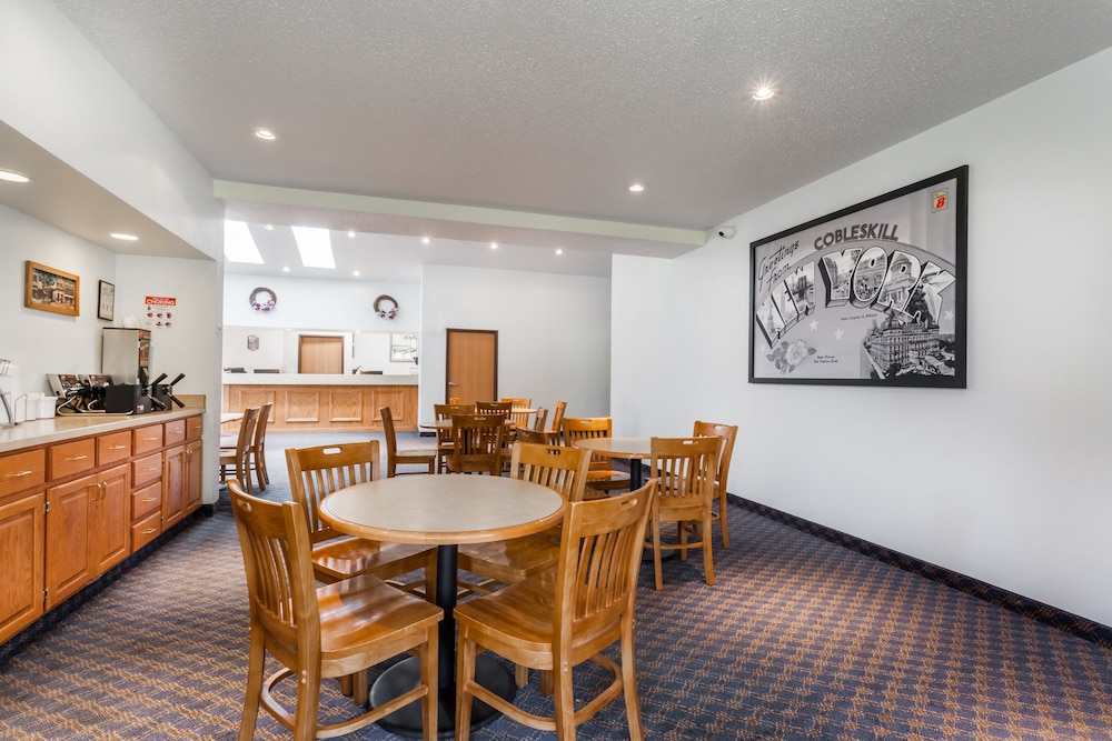 super 8 by wyndham cobleskill ny