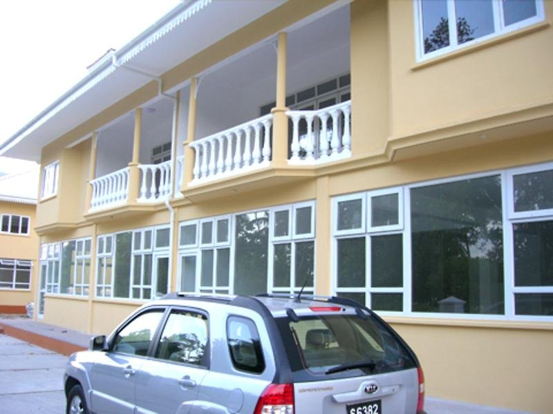 reef holiday apartments