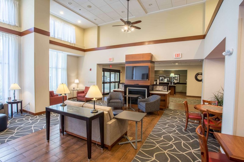 hampton inn and suites tilton