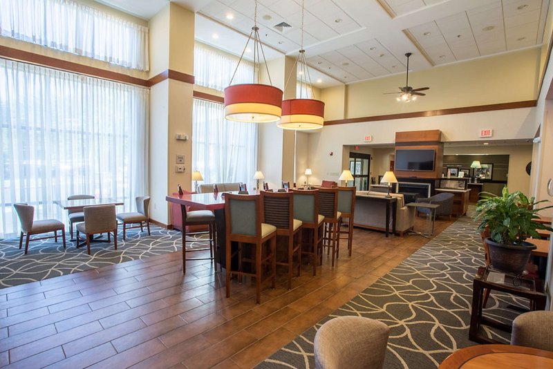 hampton inn and suites tilton