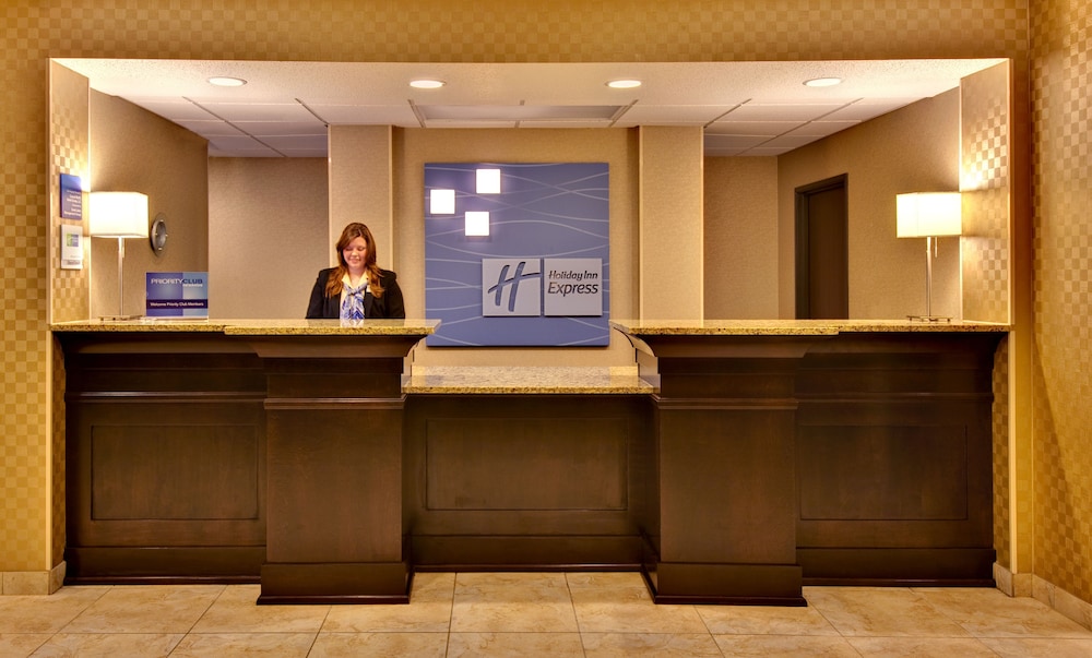 holiday inn express and suites council bluffs conv