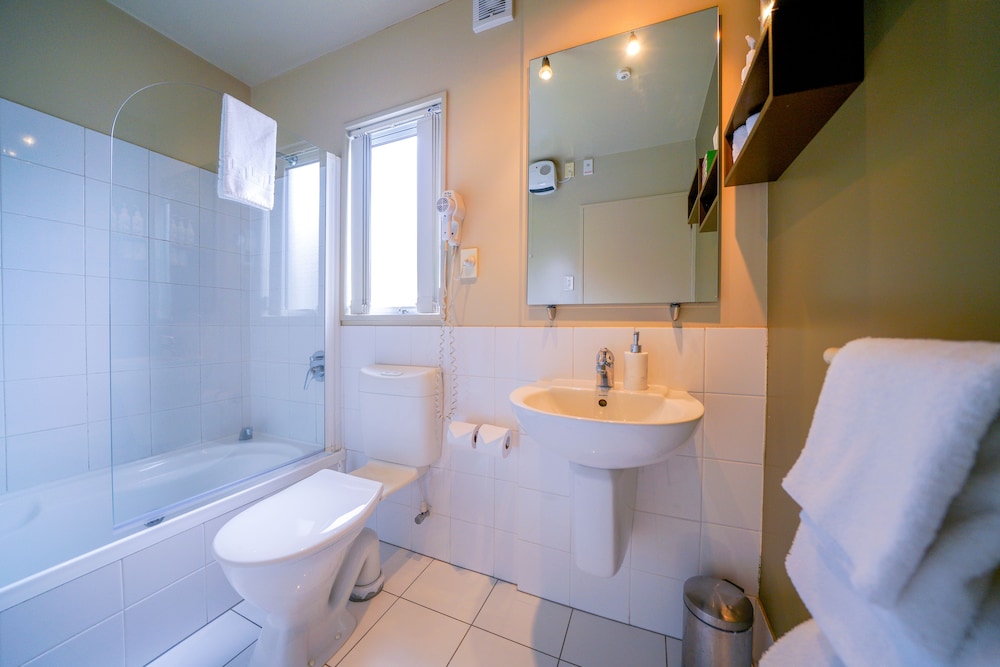 centrepoint on colombo motel