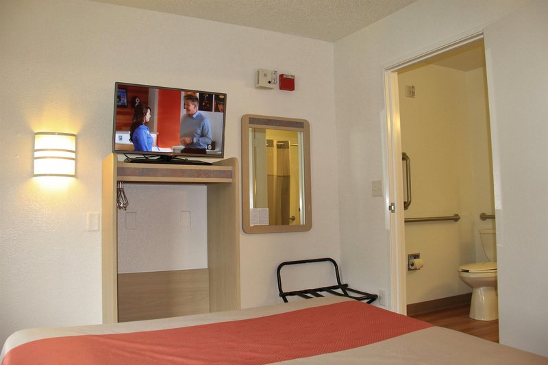 motel 6 enfield ct hartford