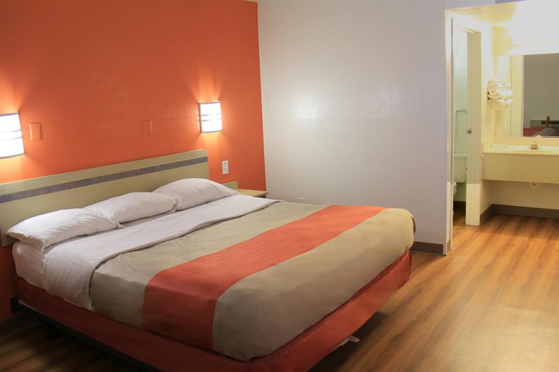 motel 6 enfield ct hartford