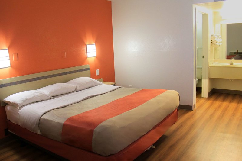 motel 6 enfield ct hartford