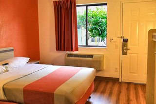 motel 6 enfield ct hartford