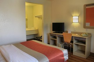 motel 6 enfield ct hartford