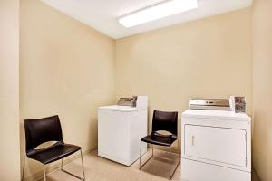 super 8 by wyndham lachenaie terrebonne