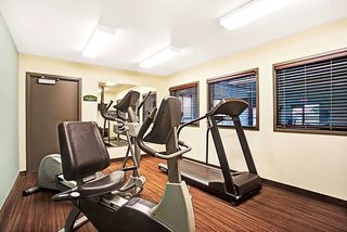 super 8 by wyndham lachenaie terrebonne