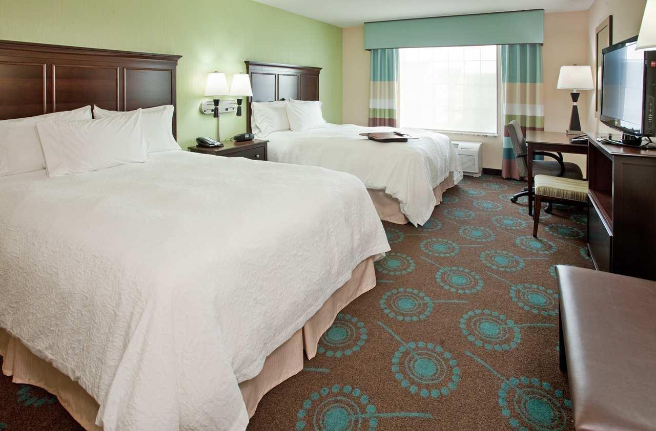 hampton inn and suites st cloud mn