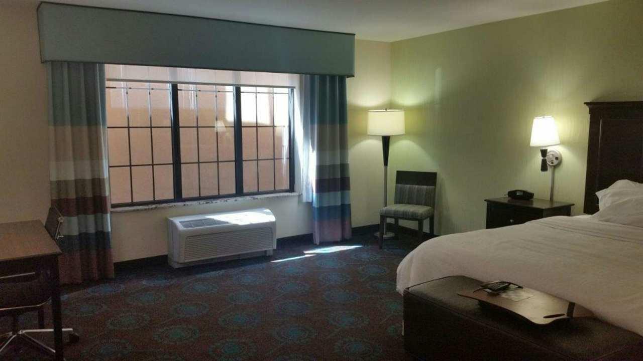 hampton inn and suites st cloud mn