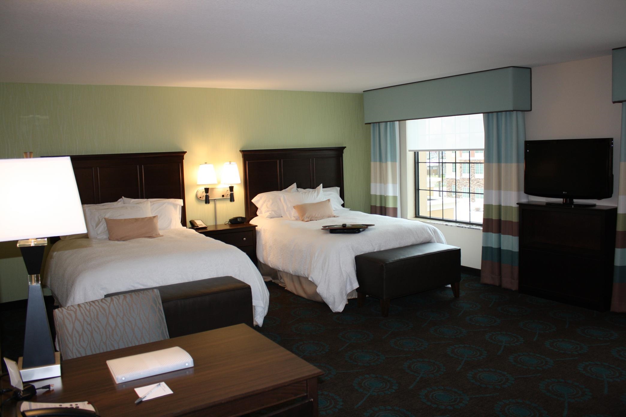 hampton inn and suites st cloud mn