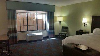 hampton inn and suites st cloud mn