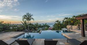 At Water's Edge Resort,Oxenford>>Airlie Beach,4 star