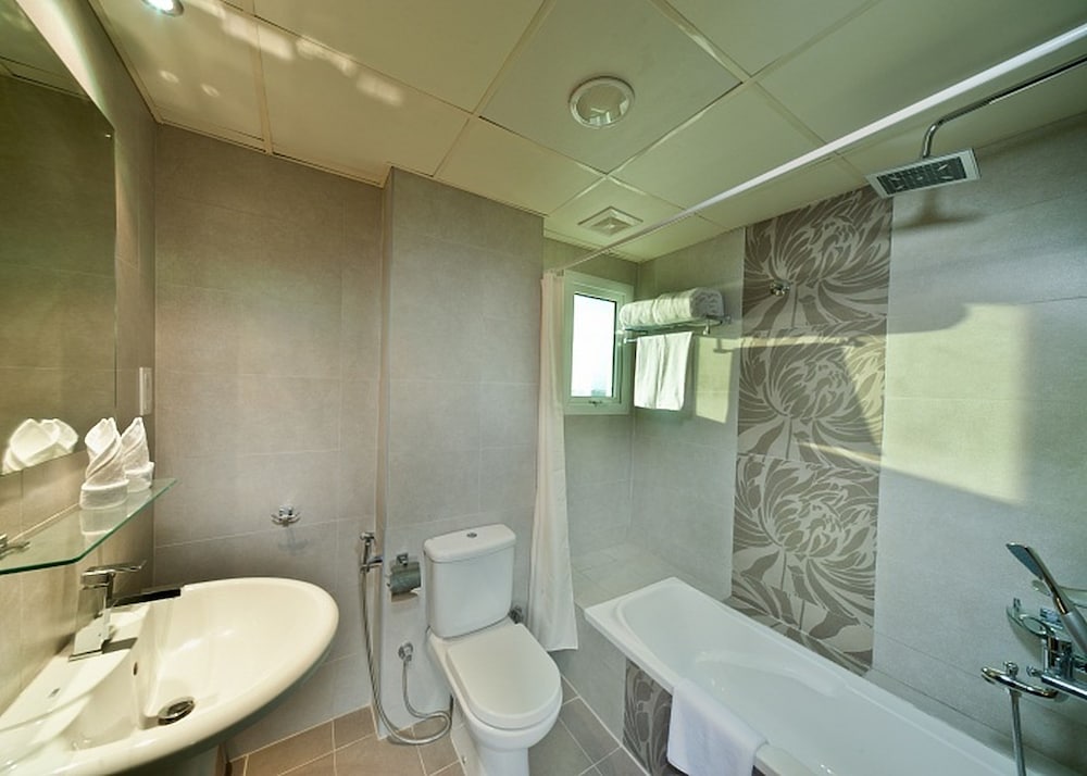 al hail waves hotel managed by centara