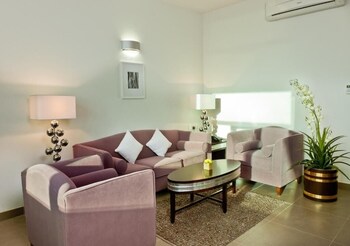 al hail waves hotel managed by centara