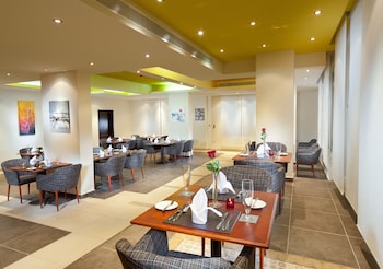 al hail waves hotel managed by centara