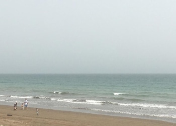 al hail waves hotel managed by centara