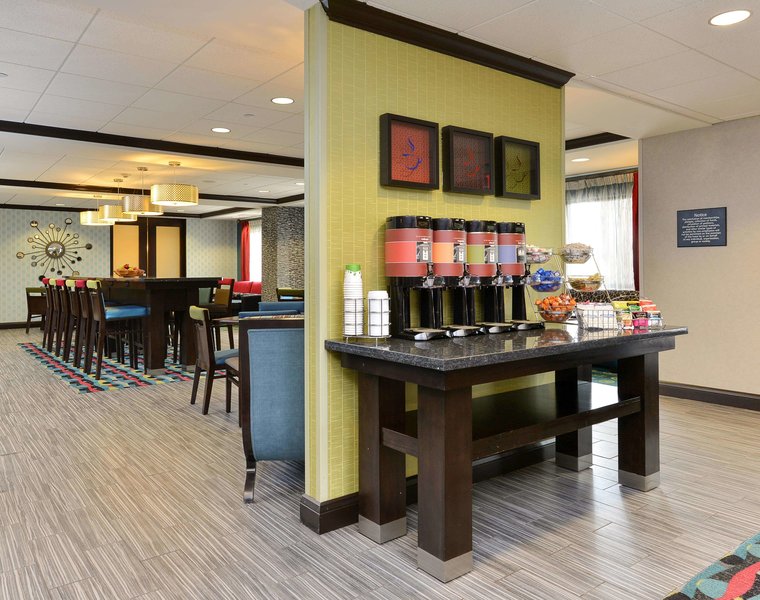 hampton inn iowa city university area