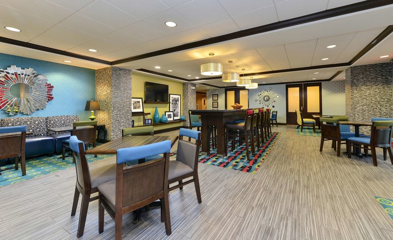 hampton inn iowa city university area