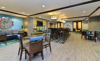 hampton inn iowa city university area