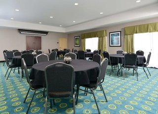 hampton inn iowa city university area