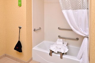 hampton inn iowa city university area