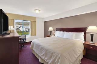 Days Inn By Wyndham Kamloops Bc,British Columbia>>Kamloops,2.5 star