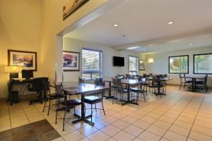 Super 8 By Wyndham Trois-Rivieres,Quebec>>Montreal,2 star