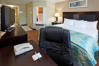 La Quinta Inn By Wyndham West Long Branch,Red Bank>>Long Branch,2.5 star