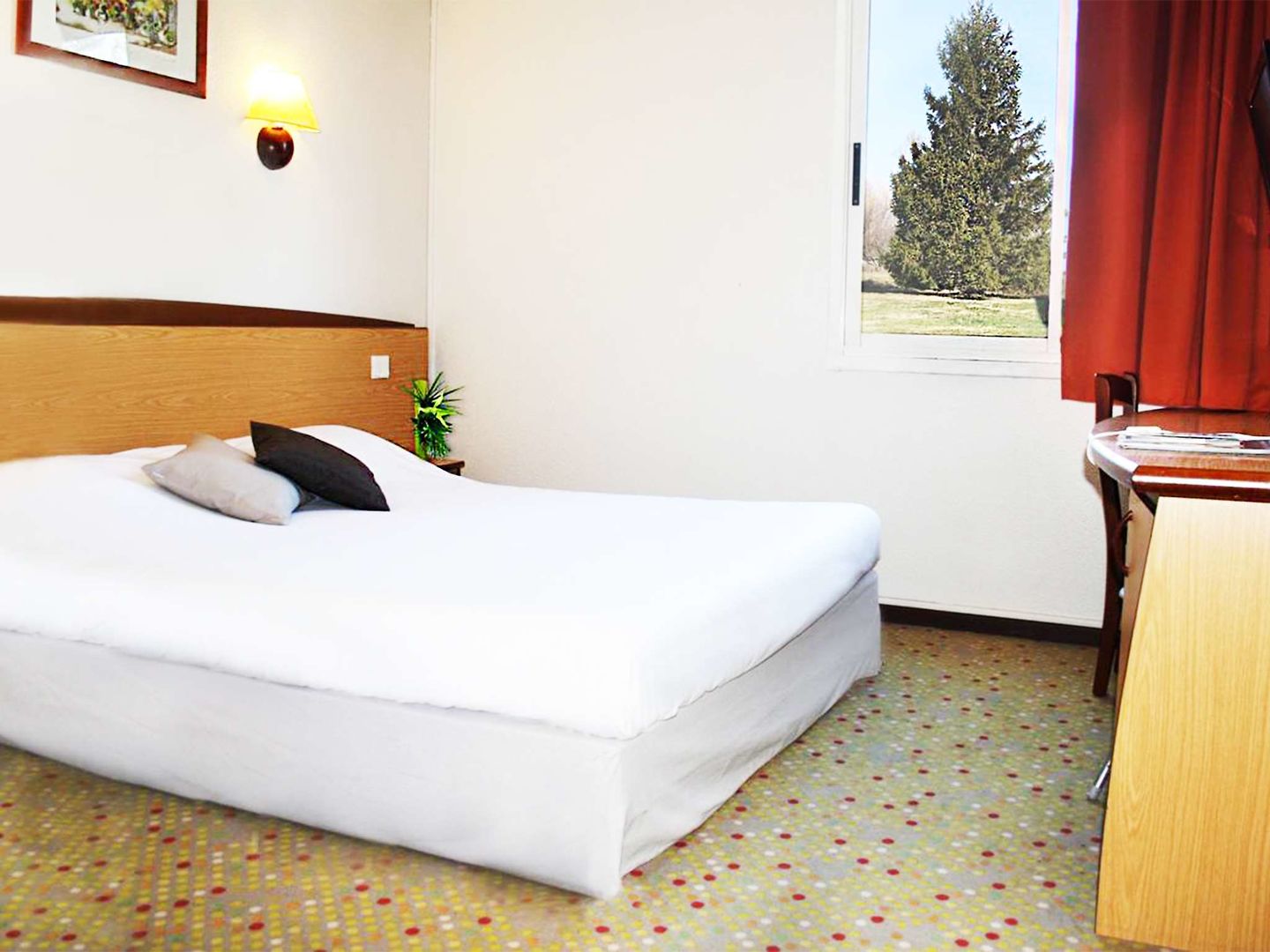 greet hotel castres saix