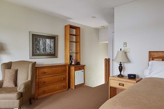 Sir Sam's Inn & Waterspa - Adults Only,Bancroft>>Algonquin Highlands,5 star