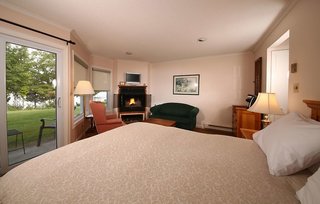 Sir Sam's Inn & Waterspa - Adults Only,Bancroft>>Algonquin Highlands,5 star