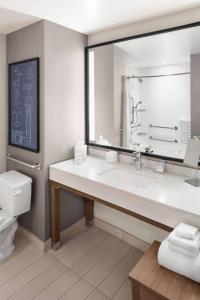 courtyard portland downtown waterfront