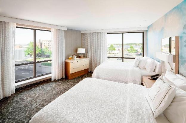 courtyard portland downtown waterfront