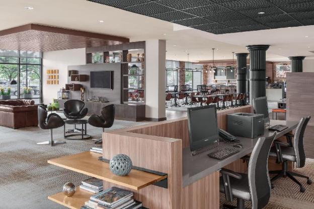 courtyard portland downtown waterfront