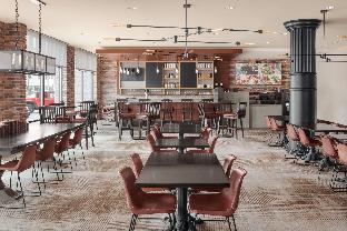 courtyard portland downtown waterfront