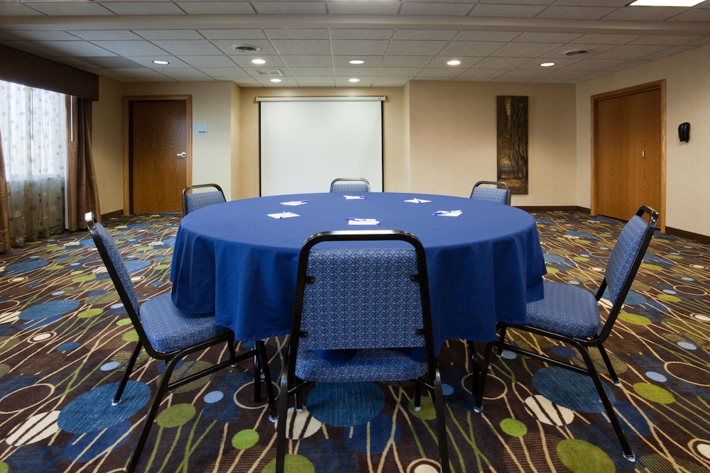 holiday inn express and suites antigo by ihg