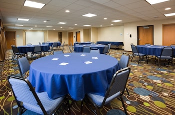 holiday inn express and suites antigo by ihg