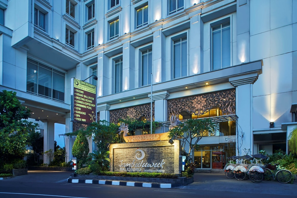 jambuluwuk malioboro hotel yogyakarta