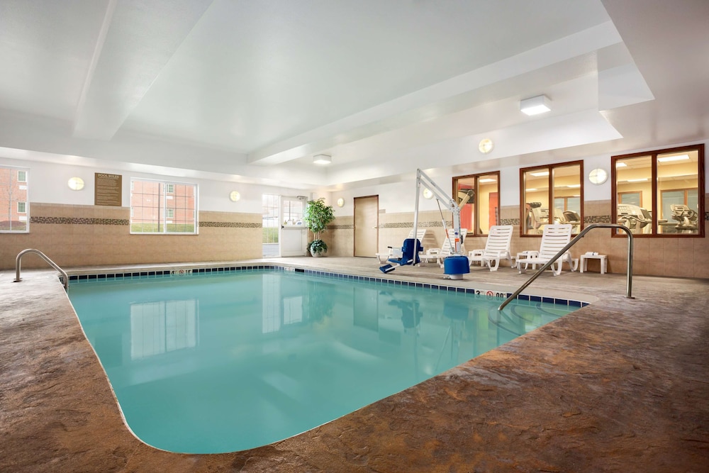 country inn and suites by radisson washington at meadowlands pa