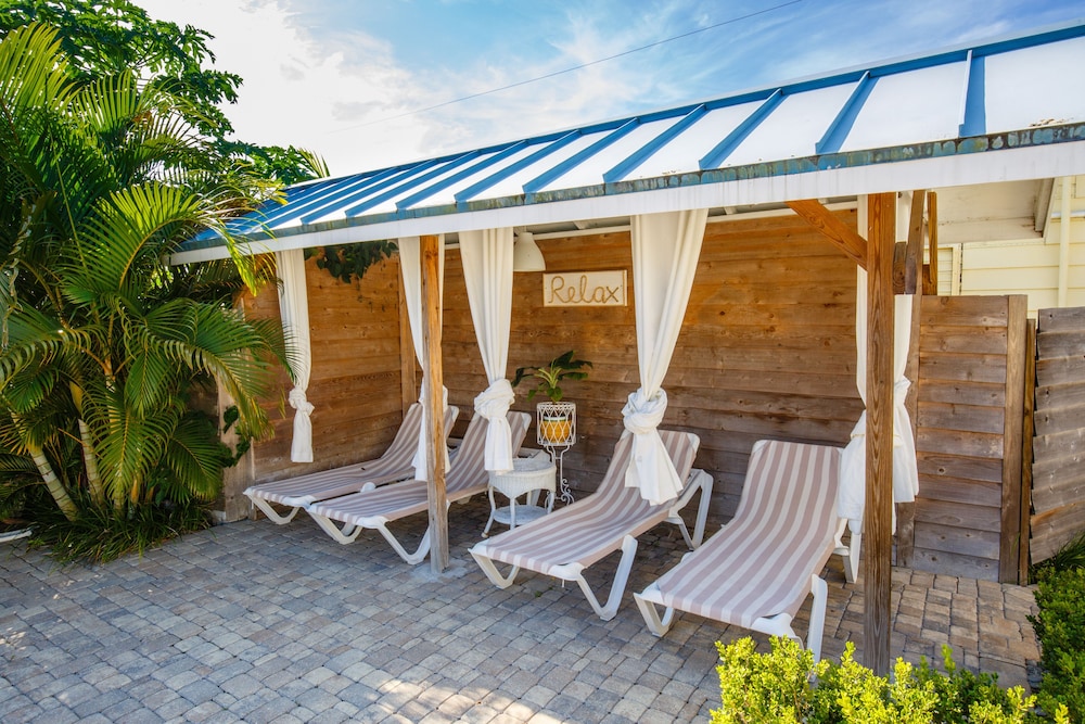 naples garden inn
